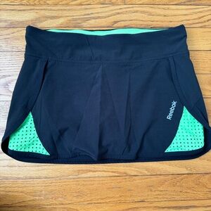 Reebok Women's‎ Black and Green Skirt with built in shorts Size XS